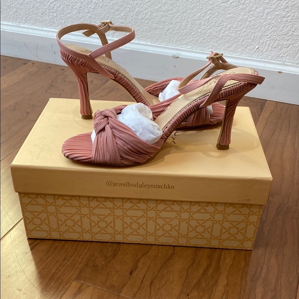 Jewel Badgley Mischka Hydee Pink Ankle Strap Heeled Wedding Formal Sandals 7 1/2